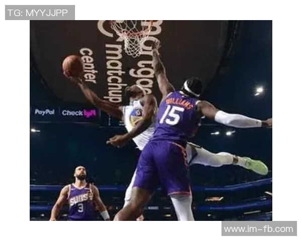 巴特勒半场表现抢眼15分钟内高效贡献8分3助攻3前场板展现杀伤力