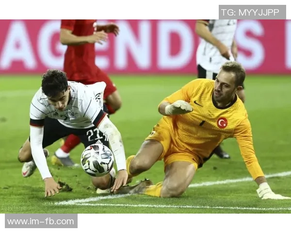 马伦首秀闪耀罗马收获处子球庆祝胜利瞬间分享社媒喜悦 马伦首秀闪耀罗马收获处子球庆祝胜利瞬间分享社媒喜悦